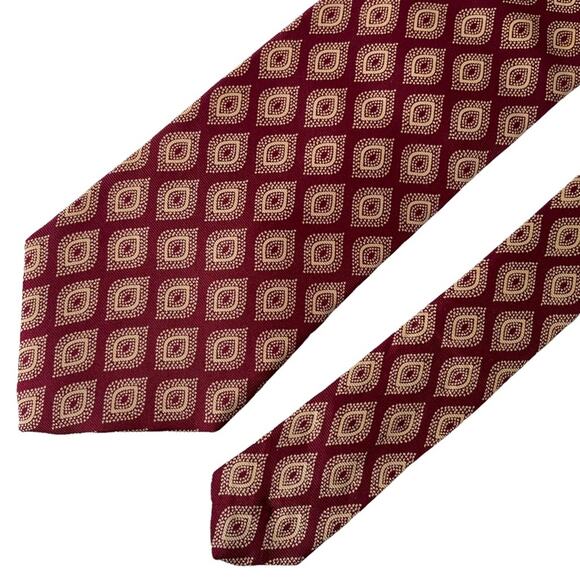 Givenchy Silk Tie Paisley Diamond Made in USA Italian Silk Red Cream EUC - Picture 6 of 7